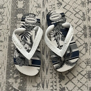 NWT Havaianas toddler flip‎ flops